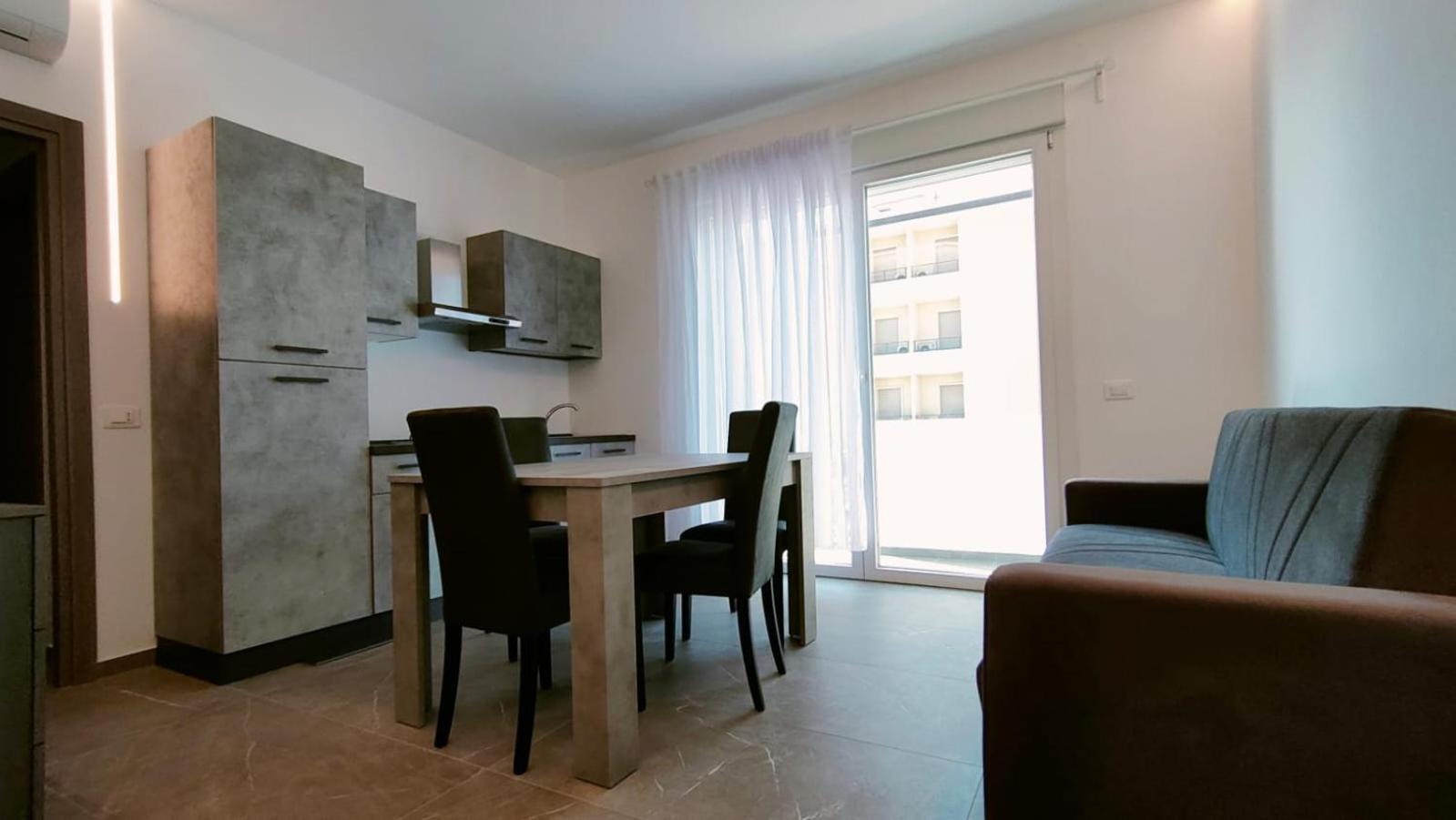 Villa Borghesi Suites Fronte Mare Rimini Bagian luar foto