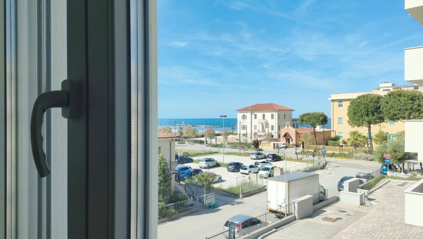 Villa Borghesi Suites Fronte Mare Rimini Bagian luar foto