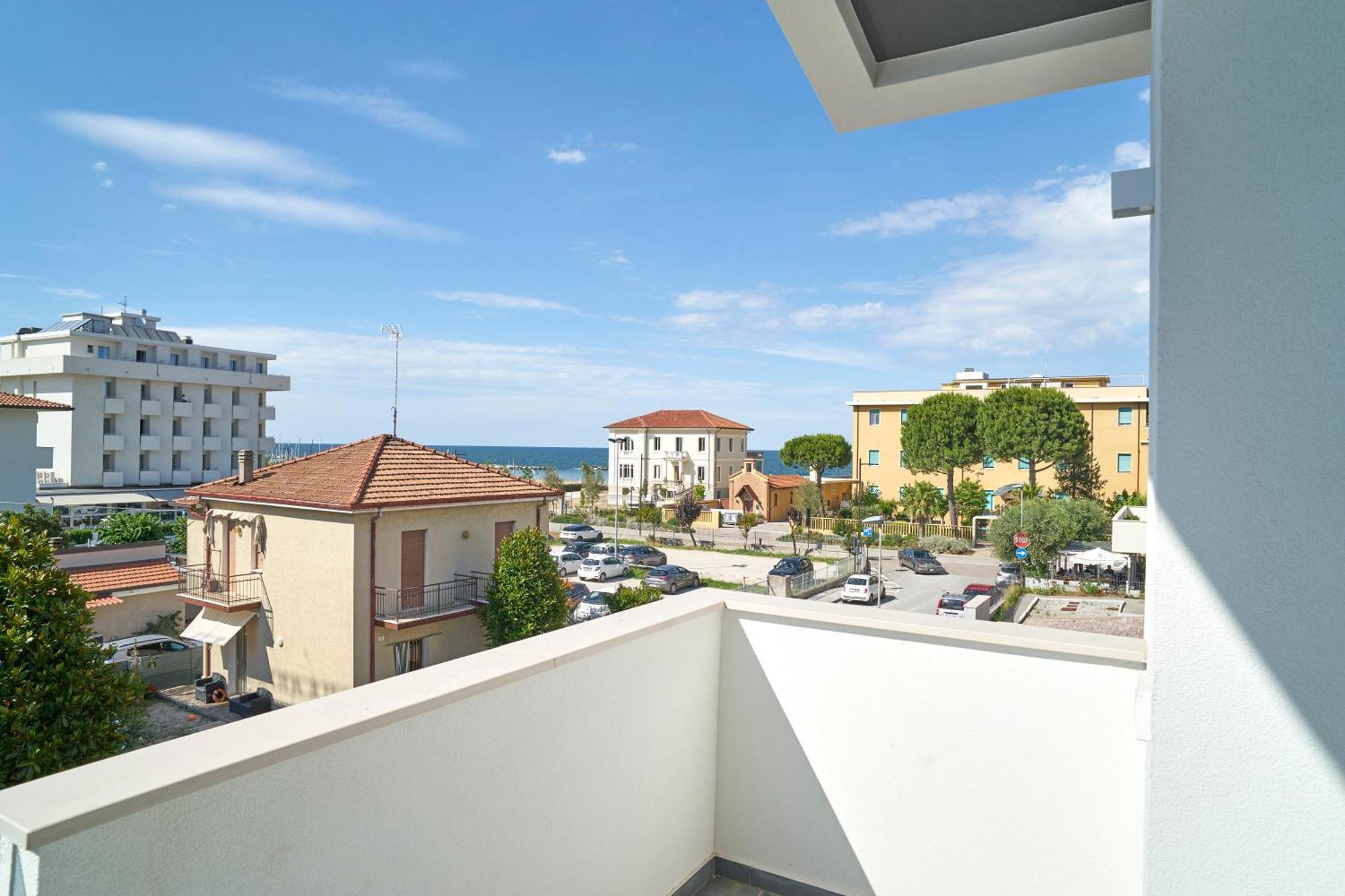 Villa Borghesi Suites Fronte Mare Rimini Bagian luar foto