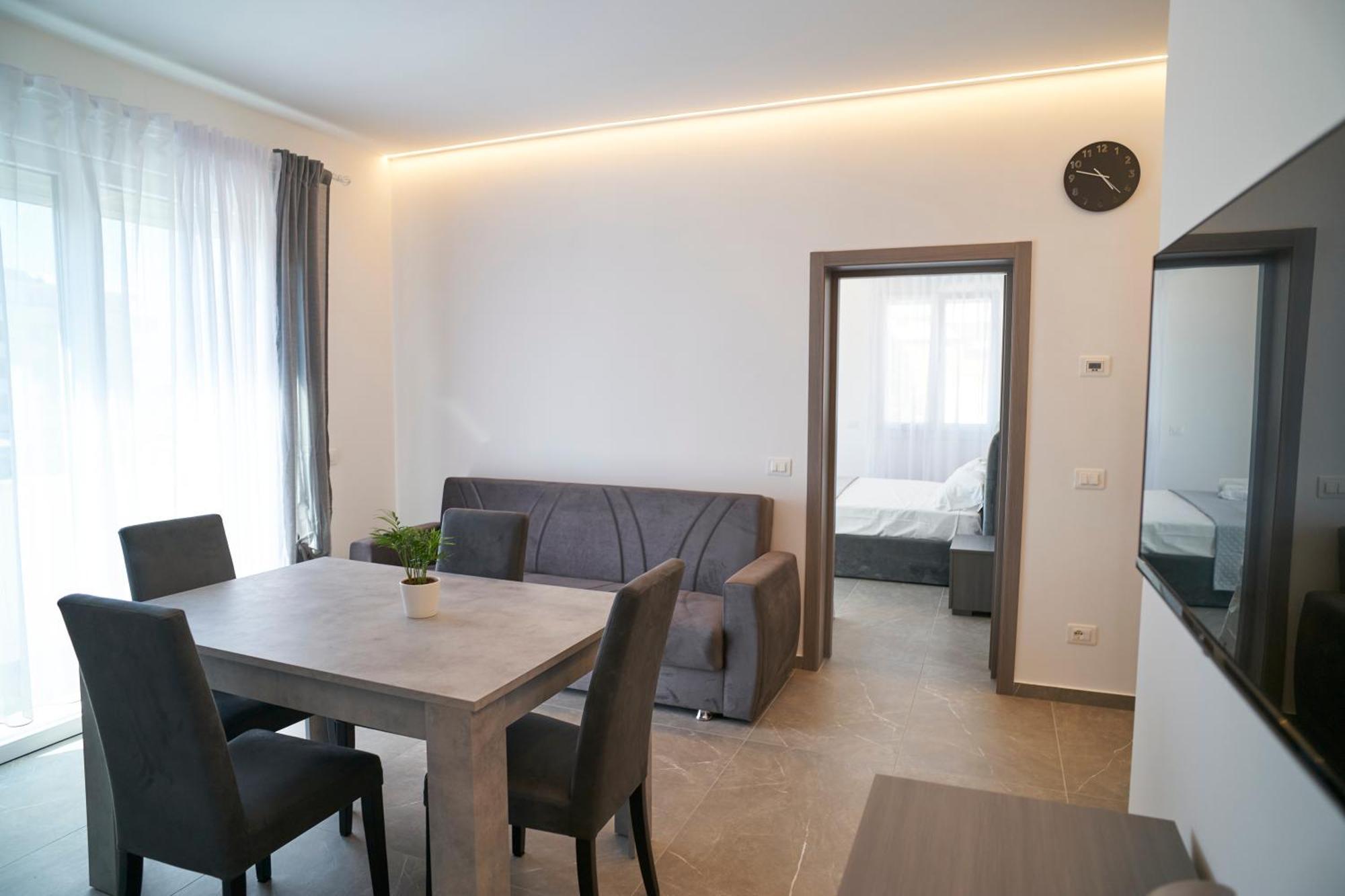 Villa Borghesi Suites Fronte Mare Rimini Bagian luar foto