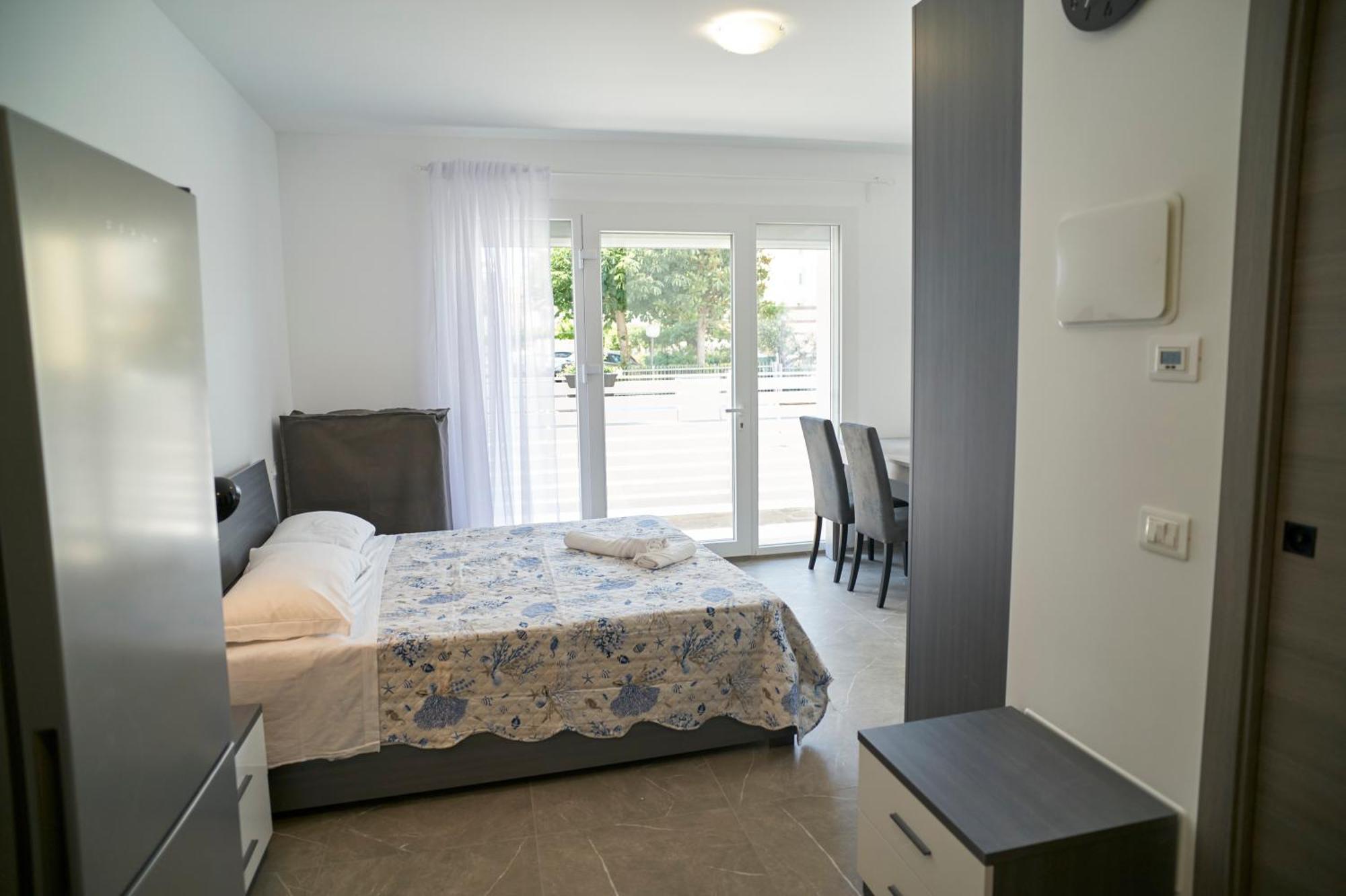 Villa Borghesi Suites Fronte Mare Rimini Bagian luar foto