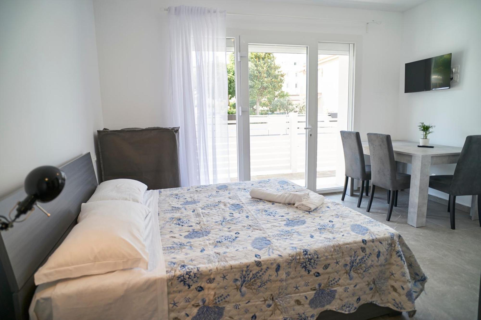 Villa Borghesi Suites Fronte Mare Rimini Bagian luar foto