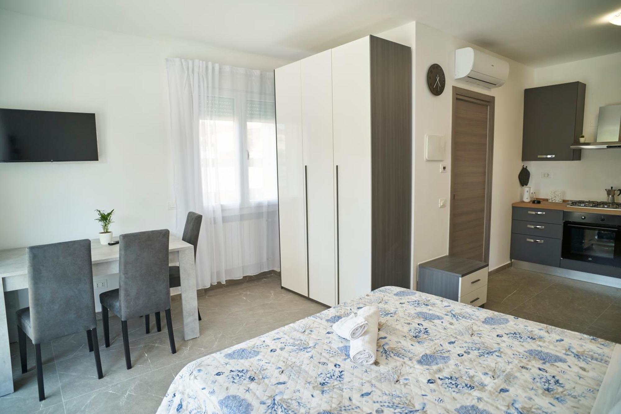 Villa Borghesi Suites Fronte Mare Rimini Bagian luar foto