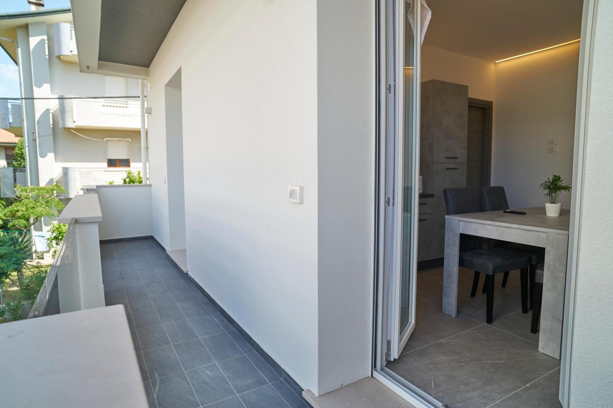 Villa Borghesi Suites Fronte Mare Rimini Bagian luar foto