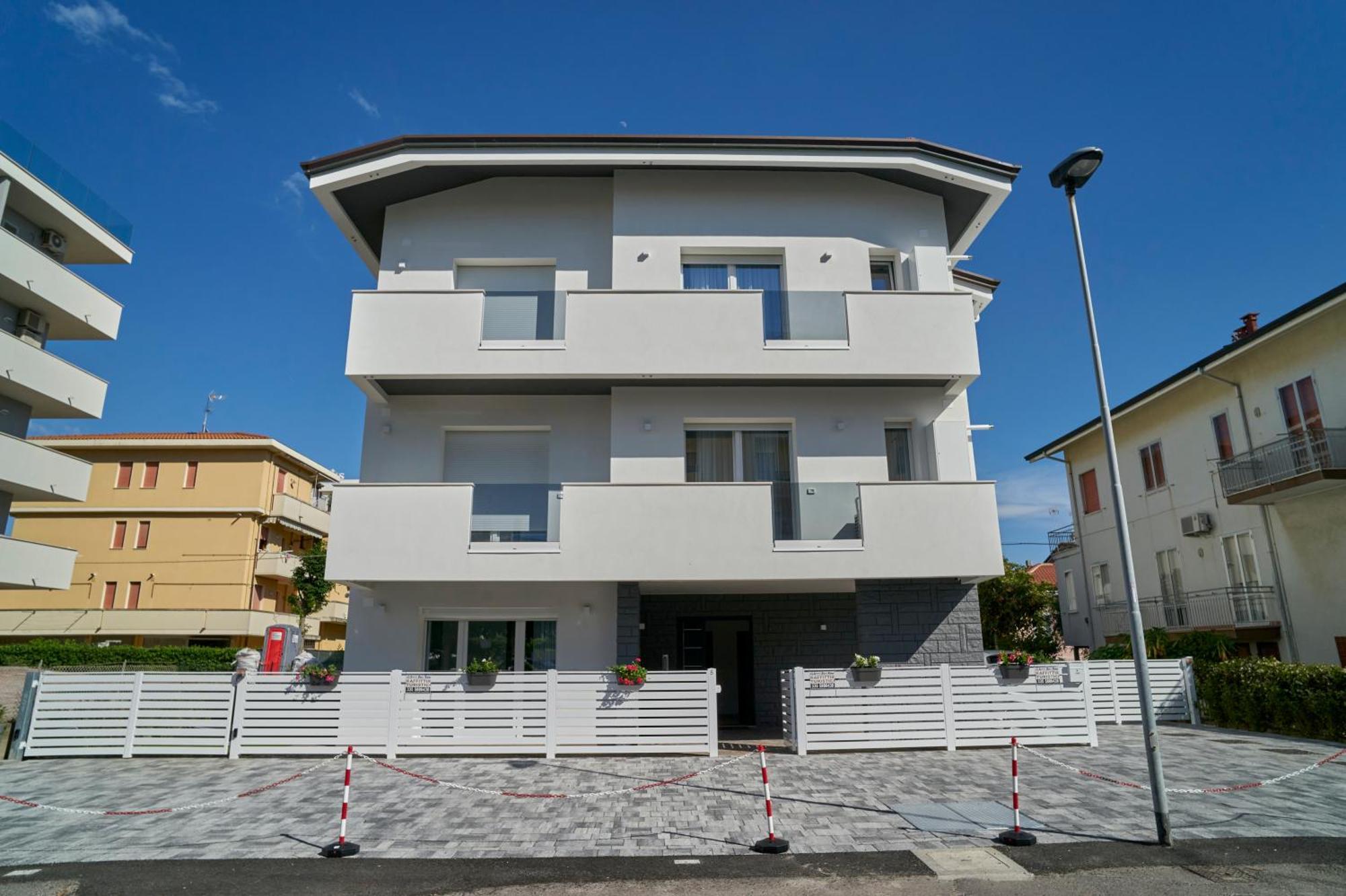Villa Borghesi Suites Fronte Mare Rimini Bagian luar foto