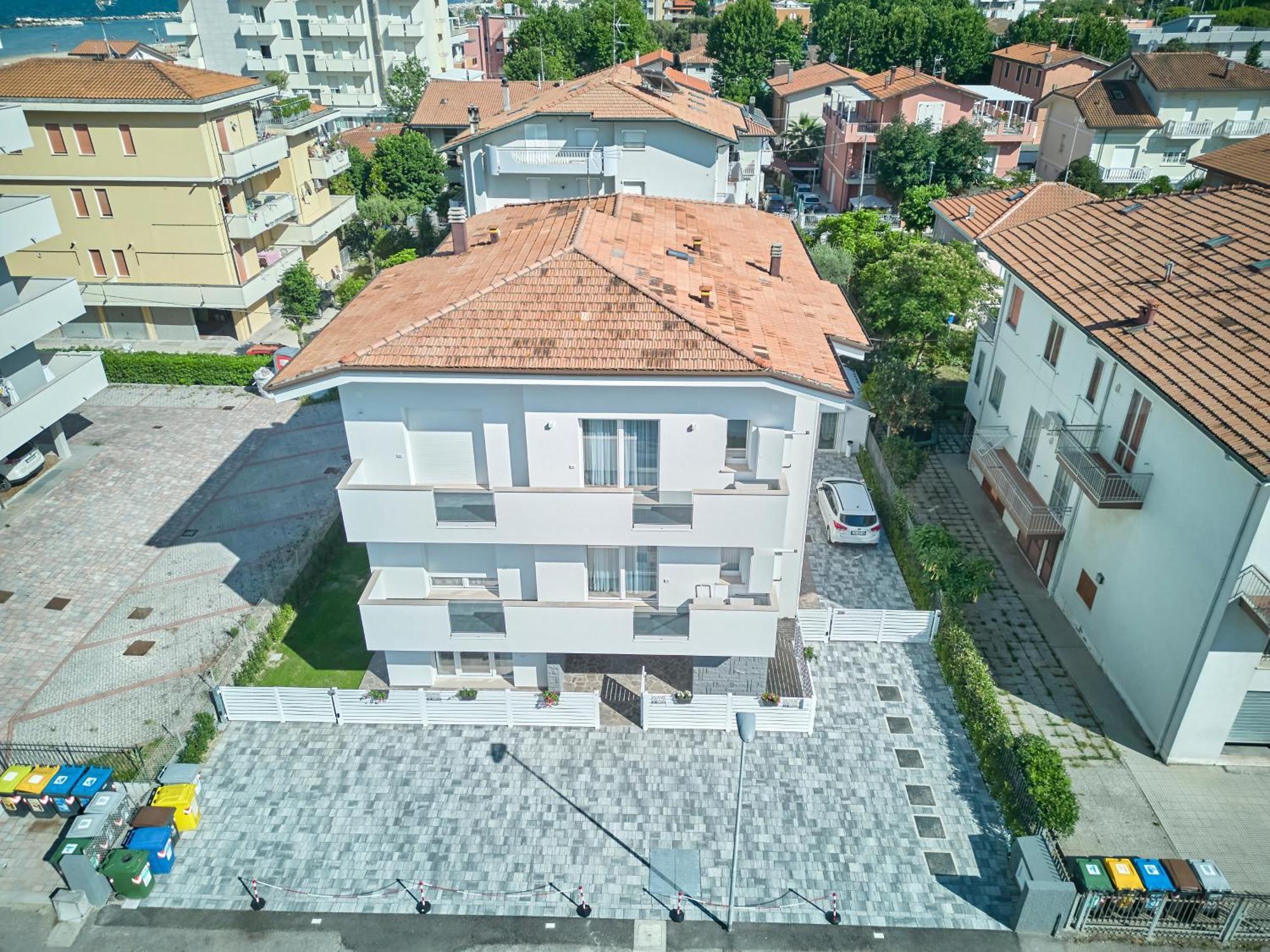 Villa Borghesi Suites Fronte Mare Rimini Bagian luar foto